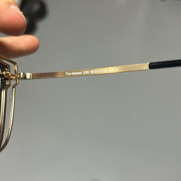 Women’s Sunglasses with Case and Cloth - Picture 6 of 8